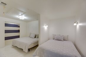 Fenced Yard & Playset: Elgin Family Getaway!