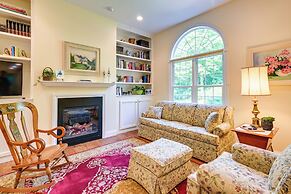 Charming Flushing Cottage w/ Deck + Spacious Yard!
