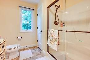 Charming Flushing Cottage w/ Deck + Spacious Yard!