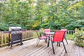 Charming Flushing Cottage w/ Deck + Spacious Yard!
