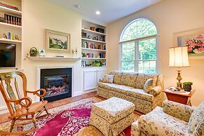 Charming Flushing Cottage w/ Deck + Spacious Yard!