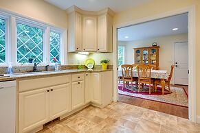 Charming Flushing Cottage w/ Deck + Spacious Yard!