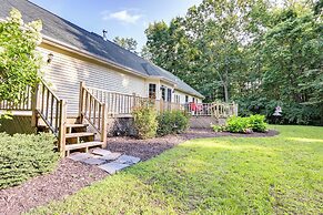 Charming Flushing Cottage w/ Deck + Spacious Yard!