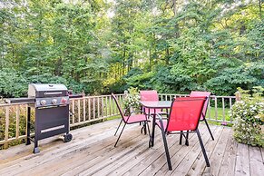Charming Flushing Cottage w/ Deck + Spacious Yard!