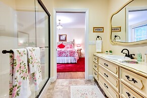 Charming Flushing Cottage w/ Deck + Spacious Yard!