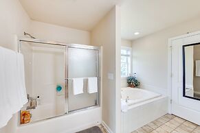 Charming Pennsylvania Retreat w/ Deck & Fireplace!