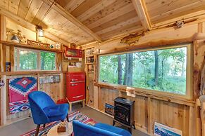 Jefferson Riverfront Retreat w/ Patio & Fire Pit!