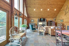 12 Mi to Staunton River: Nathalie Cabin w/ Deck