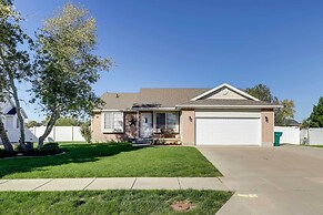 Family-friendly Clearfield Home w/ Hot Tub!