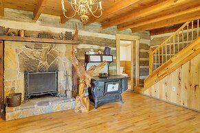 Historic Cabin Retreat ~ 2 Mi to Seneca Rocks!
