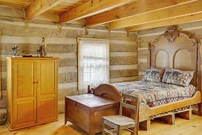 Historic Cabin Retreat ~ 2 Mi to Seneca Rocks!