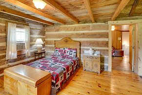 Historic Cabin Retreat ~ 2 Mi to Seneca Rocks!