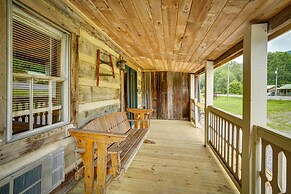 Historic Cabin Retreat ~ 2 Mi to Seneca Rocks!