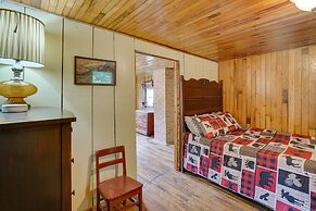 Historic Cabin Retreat ~ 2 Mi to Seneca Rocks!
