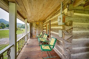 Historic Cabin Retreat ~ 2 Mi to Seneca Rocks!