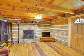 Historic Cabin Retreat ~ 2 Mi to Seneca Rocks!
