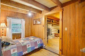 Historic Cabin Retreat ~ 2 Mi to Seneca Rocks!