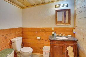 Historic Cabin Retreat ~ 2 Mi to Seneca Rocks!