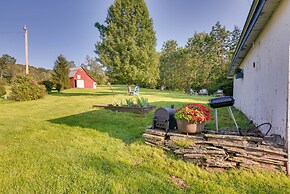 Hop Bottom Home w/ Private Yard & Fire Pit!