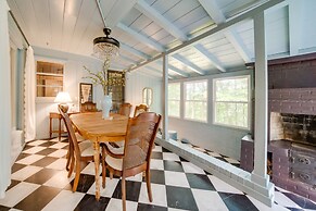 Stylish Willoughby Hills Retreat w/ Fireplace!