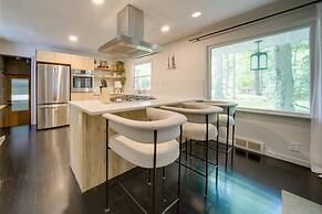Stylish Willoughby Hills Retreat w/ Fireplace!