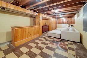 Stylish Willoughby Hills Retreat w/ Fireplace!