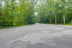Stylish Willoughby Hills Retreat w/ Fireplace!