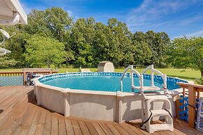 Cozy Stafford Home w/ Outdoor Pool: Pets Welcome!