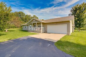 Cozy Stafford Home w/ Outdoor Pool: Pets Welcome!