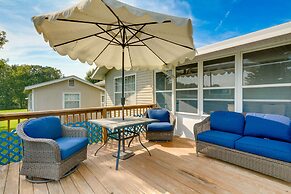 Cozy Stafford Home w/ Outdoor Pool: Pets Welcome!