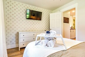 Pet-friendly Indiana Home w/ Porch, Near Downtown!