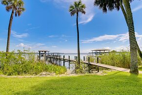 East Palatka Home on St Johns River w/ Boat Dock!
