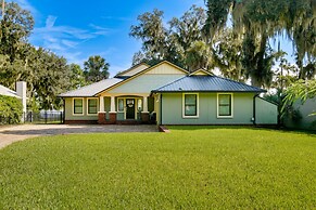 East Palatka Home on St Johns River w/ Boat Dock!