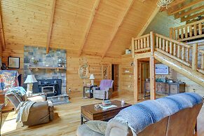 Serene Valley Bend Cabin Rental: 7 Private Acres!