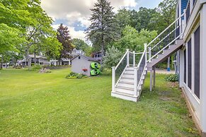 Lake Retreat w/ Fire Pit: Pierson Paradise!