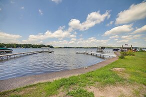 Lake Retreat w/ Fire Pit: Pierson Paradise!