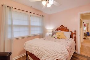 Charming Villisca Getaway w/ Screened Porch!