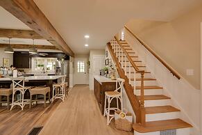 Charming Villisca Getaway w/ Screened Porch!