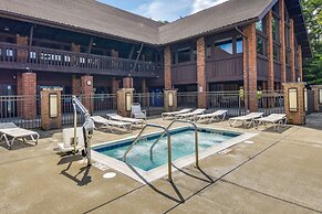 Family-friendly Dubois Cabin w/ Community Pool!