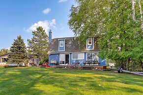 Saint Helen Lake House w/ Private Beach & Fire Pit
