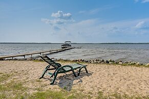 Saint Helen Lake House w/ Private Beach & Fire Pit
