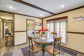 Dog-friendly Home w/ Mtn Views in Chilhowie!