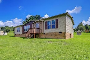 Dog-friendly Home w/ Mtn Views in Chilhowie!