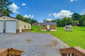 Dog-friendly Home w/ Mtn Views in Chilhowie!