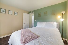 Pet-friendly Reno Hideaway w/ Private Hot Tub!