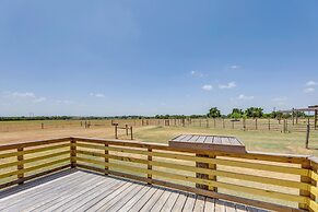 Tranquil Elgin Getaway w/ Private Deck & Patio!