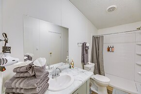 Tranquil Elgin Getaway w/ Private Deck & Patio!