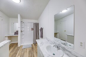 Tranquil Elgin Getaway w/ Private Deck & Patio!