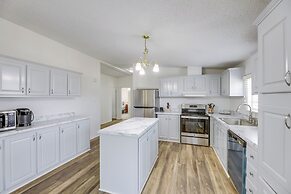 Tranquil Elgin Getaway w/ Private Deck & Patio!