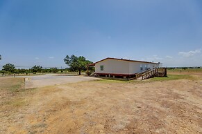 Tranquil Elgin Getaway w/ Private Deck & Patio!